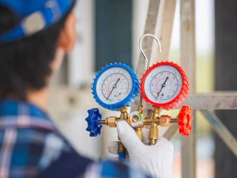 יועץ מיזוג אוויר במרכז